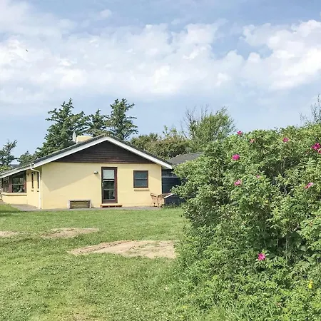 Three-bedroom In Casa de Férias