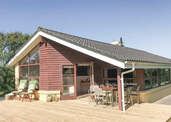 Three-bedroom In Hjørring